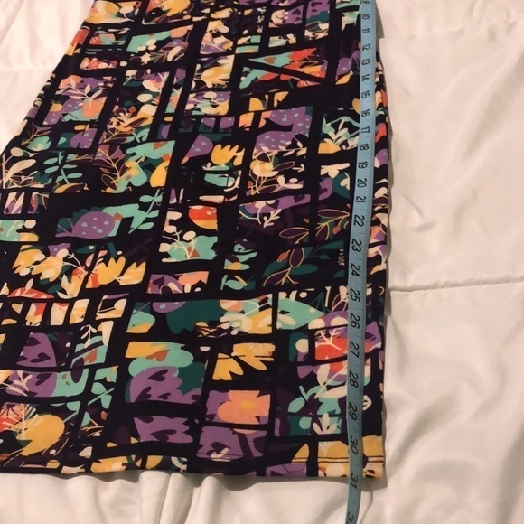NWT LuLaRoe Julia dress with design - Picture 6 of 7